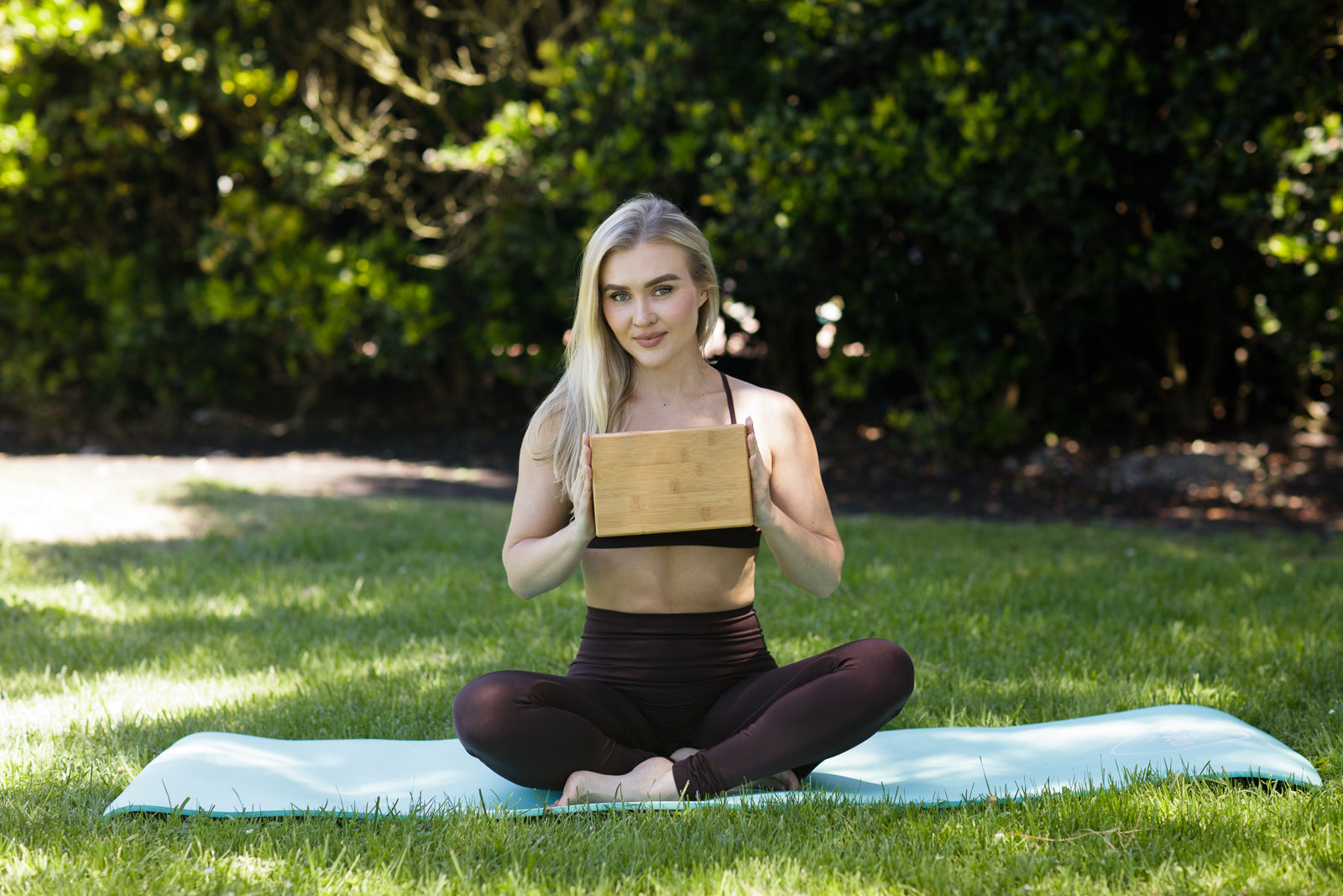 4 Must-Have Yoga Accessories for Beginners